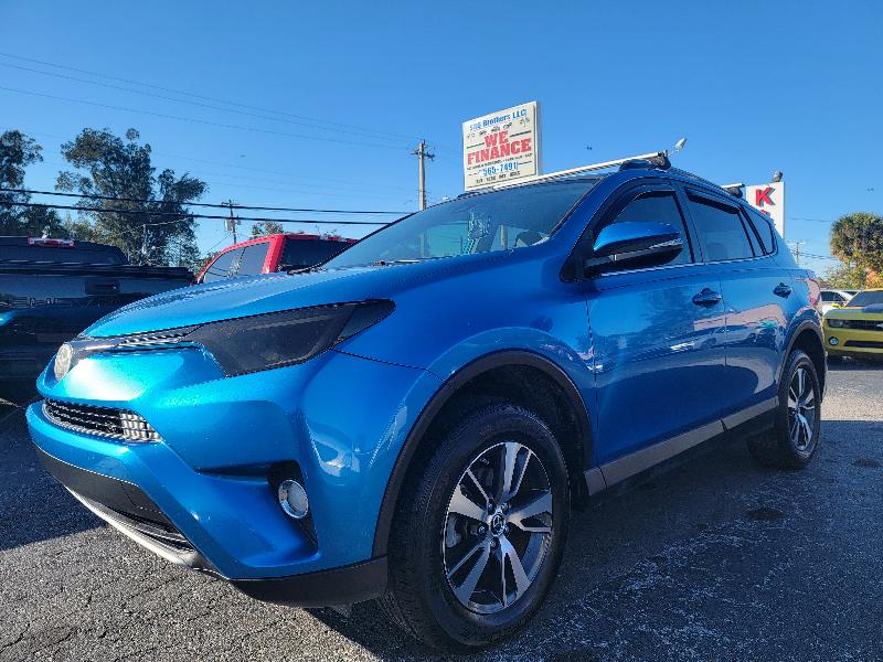 Toyota RAV4 XLE FWD 2017