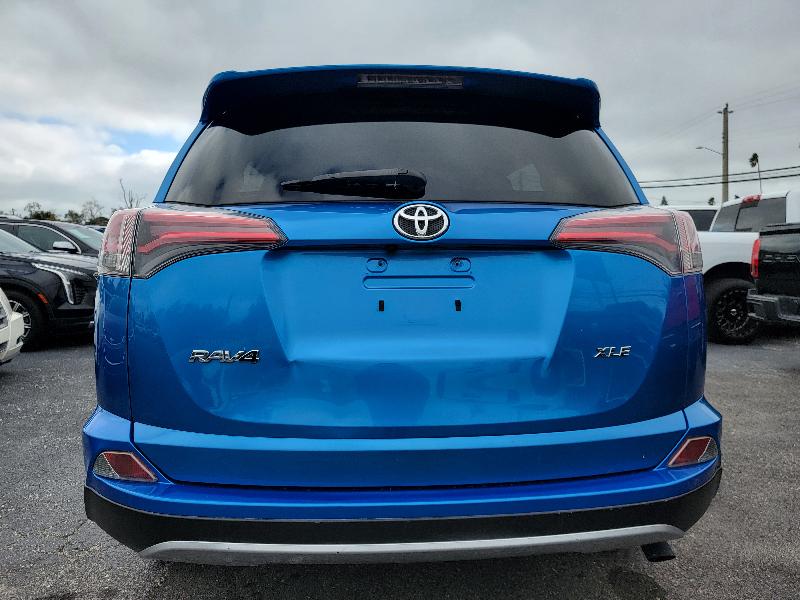 Toyota RAV4 XLE FWD 2017