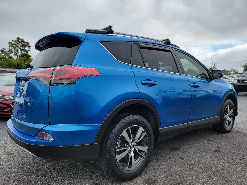 Toyota RAV4 XLE FWD 2017