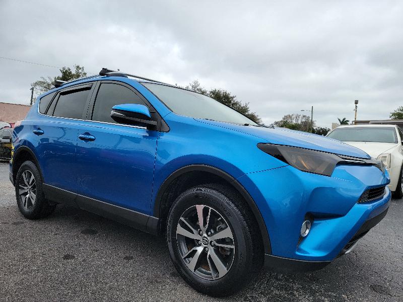 Toyota RAV4 XLE FWD 2017