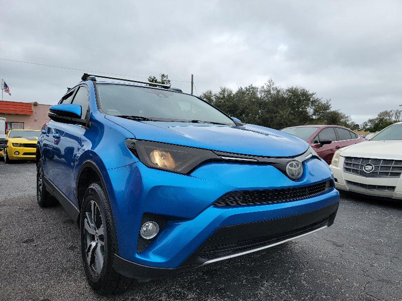 Toyota RAV4 XLE FWD 2017