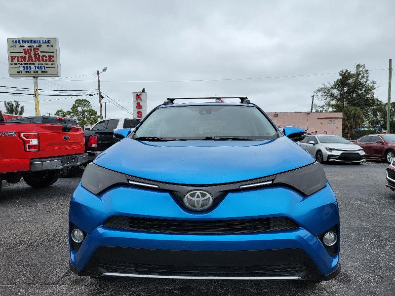 Toyota RAV4 XLE FWD 2017