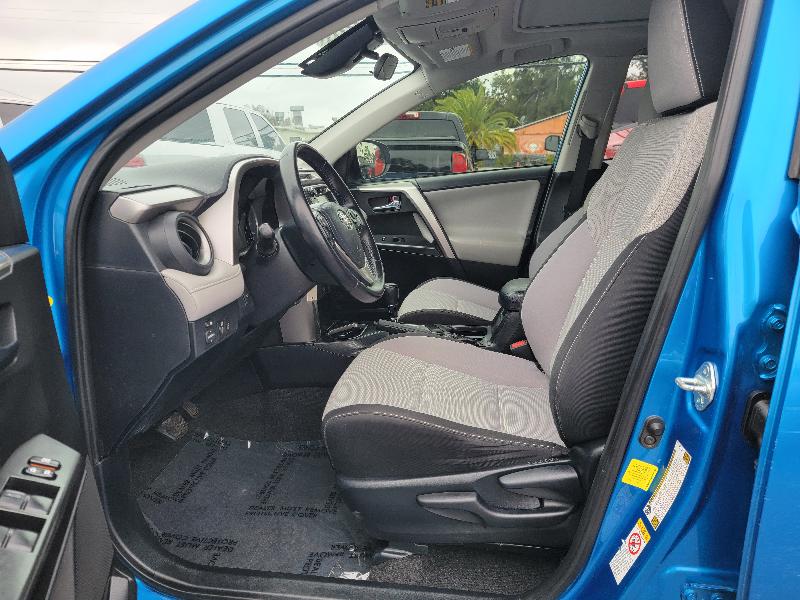 Toyota RAV4 XLE FWD 2017