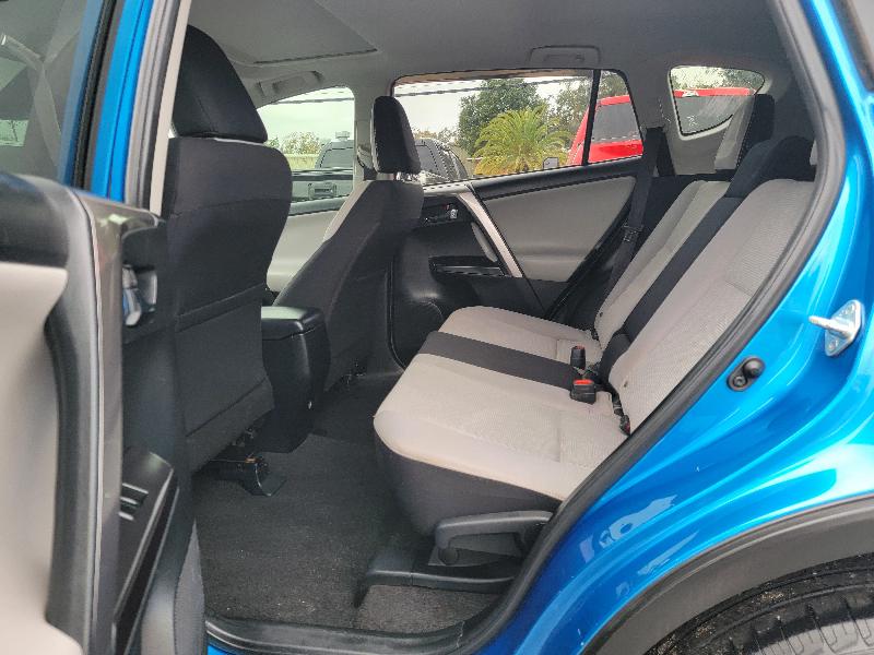 Toyota RAV4 XLE FWD 2017