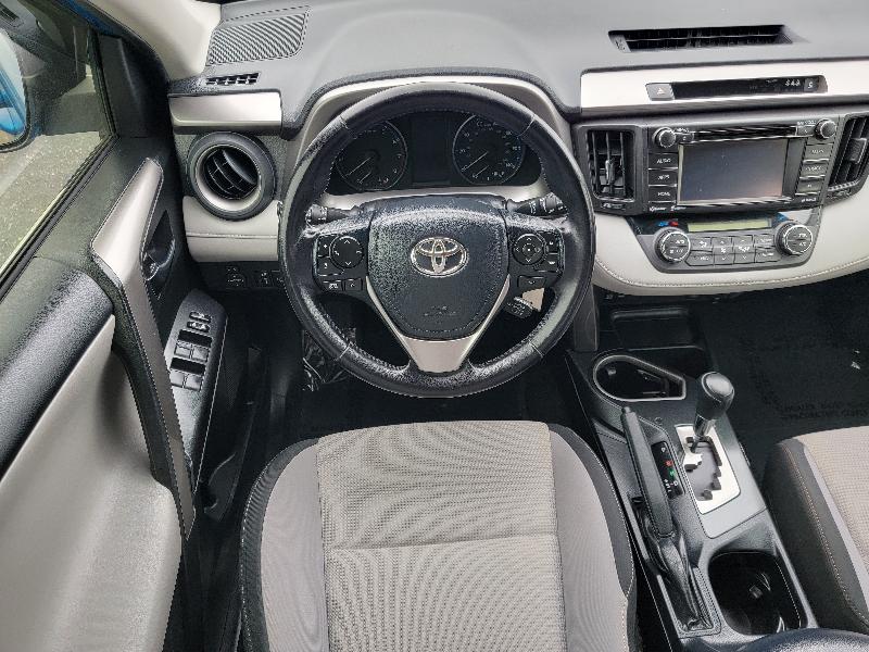Toyota RAV4 XLE FWD 2017