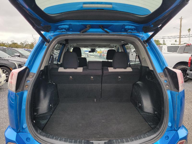 Toyota RAV4 XLE FWD 2017