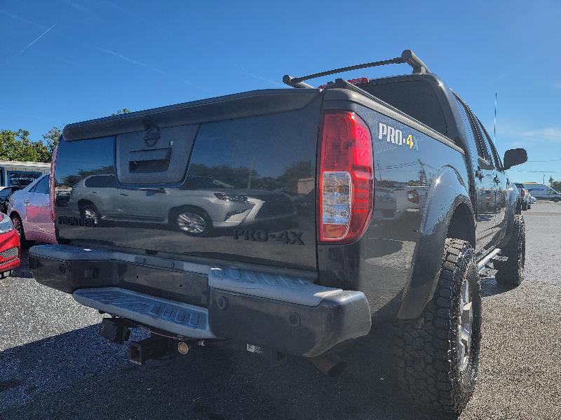 Nissan Frontier SL Crew Cab 4WD 2013