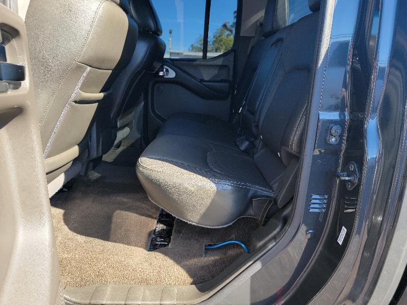 Nissan Frontier SL Crew Cab 4WD 2013