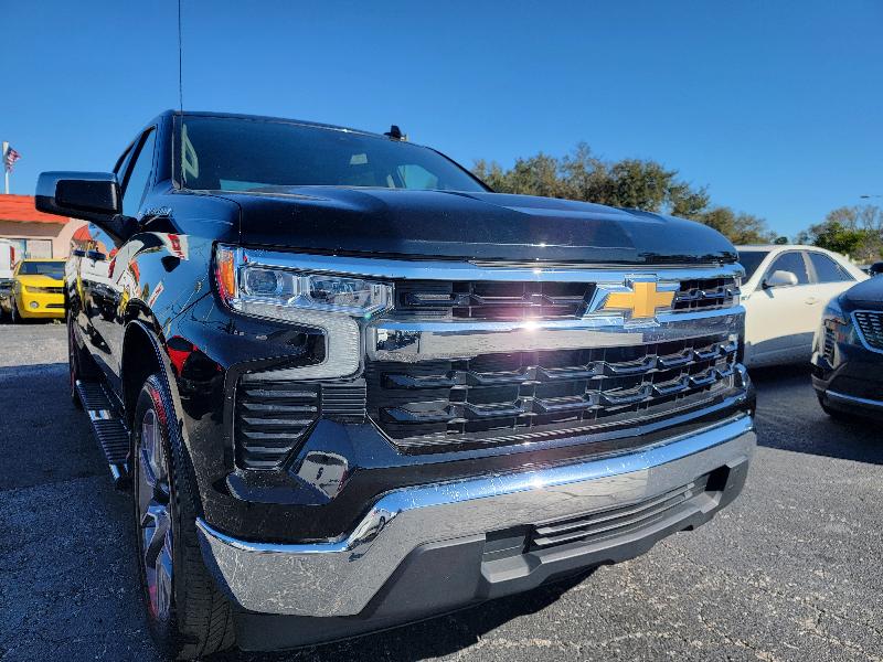 Chevrolet Silverado 1500 LT Crew Cab 2WD 2024