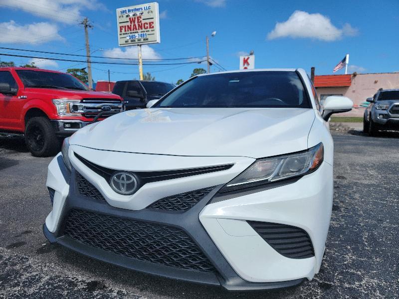 2018 Toyota Camry SE