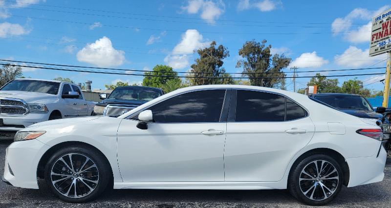 Toyota Camry SE 2018
