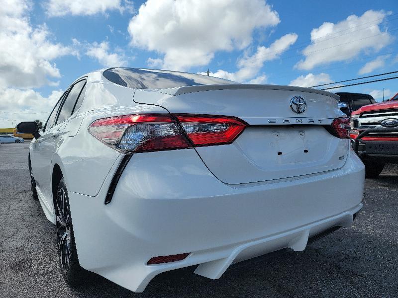 Toyota Camry SE 2018