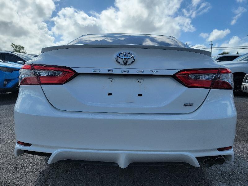 Toyota Camry SE 2018