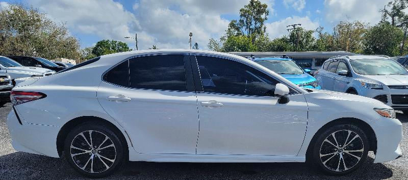 Toyota Camry SE 2018