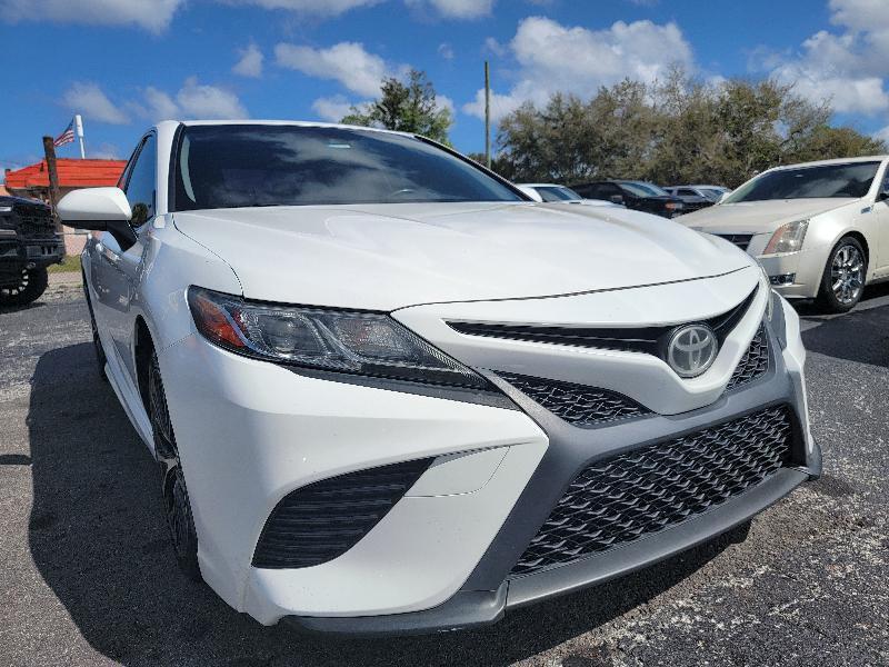 Toyota Camry SE 2018