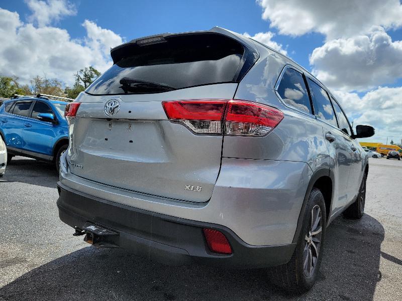 Toyota Highlander XLE FWD V6 2019