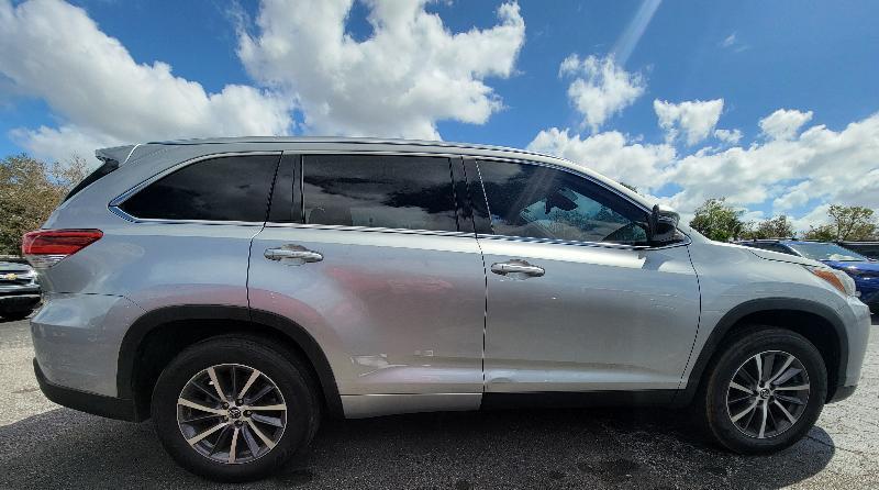Toyota Highlander XLE FWD V6 2019