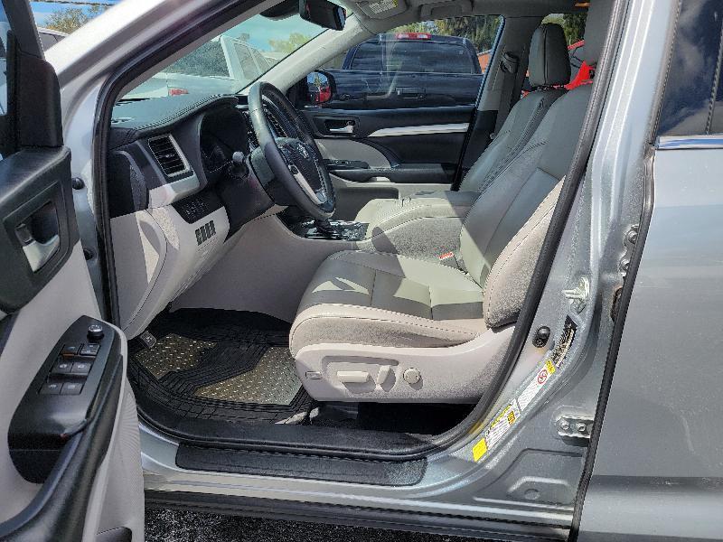 Toyota Highlander XLE FWD V6 2019