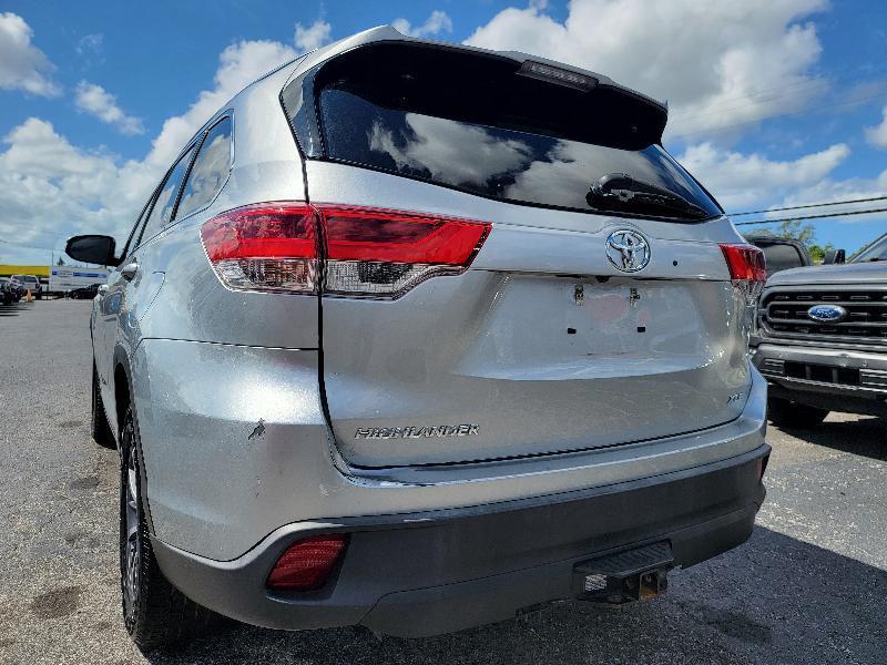 Toyota Highlander XLE FWD V6 2019