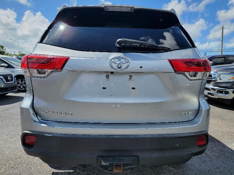 Toyota Highlander XLE FWD V6 2019