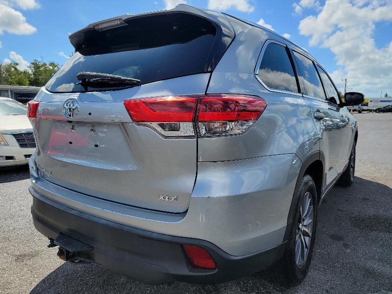 Toyota Highlander XLE FWD V6 2019