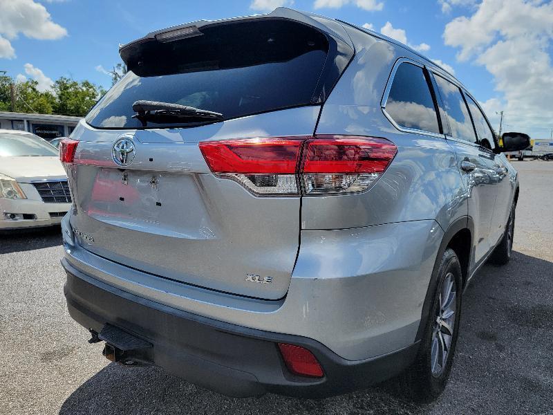 Toyota Highlander XLE FWD V6 2019