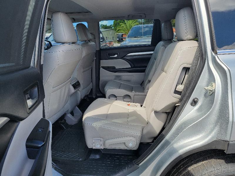 Toyota Highlander XLE FWD V6 2019
