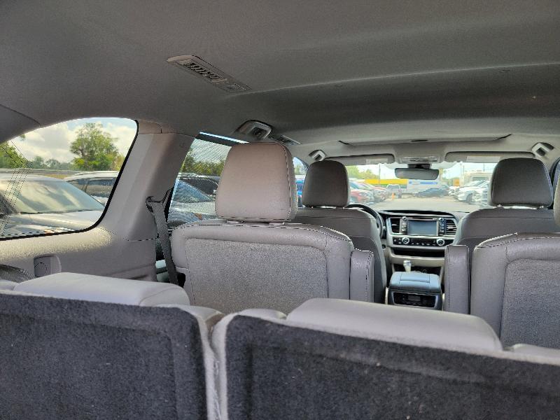 Toyota Highlander XLE FWD V6 2019