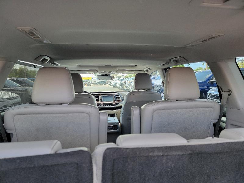 Toyota Highlander XLE FWD V6 2019