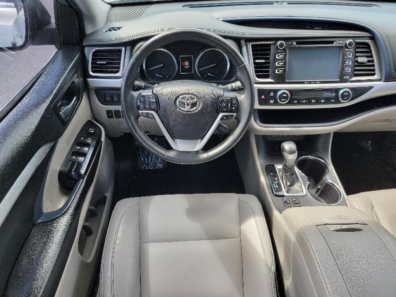 Toyota Highlander XLE FWD V6 2019