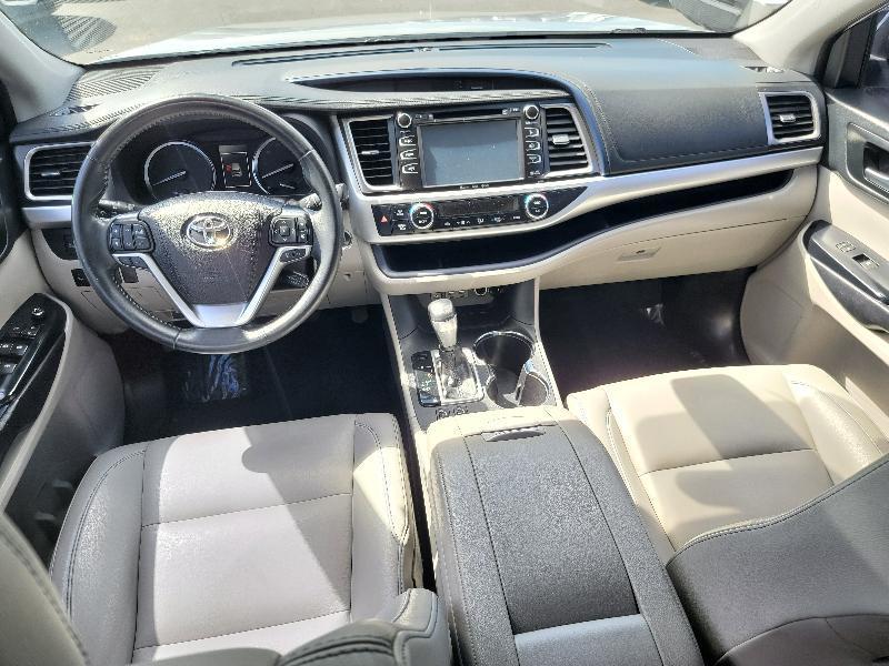 Toyota Highlander XLE FWD V6 2019