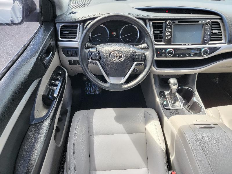 Toyota Highlander XLE FWD V6 2019
