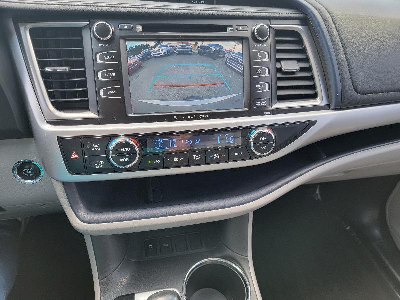 Toyota Highlander XLE FWD V6 2019