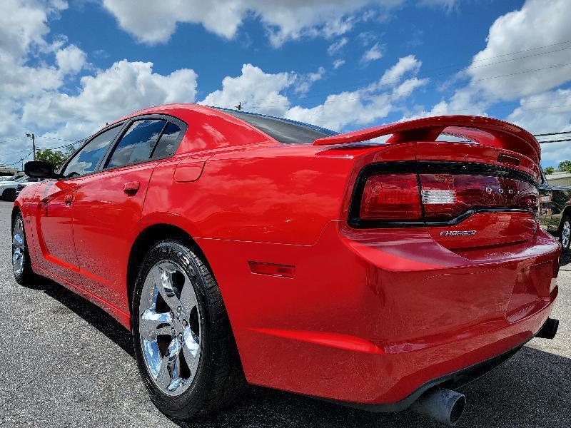 Dodge Charger 4dr Sdn RT Plus RWD 2014