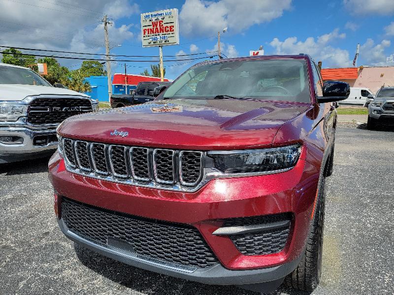 2022 Jeep Grand Cherokee Laredo E 2WD