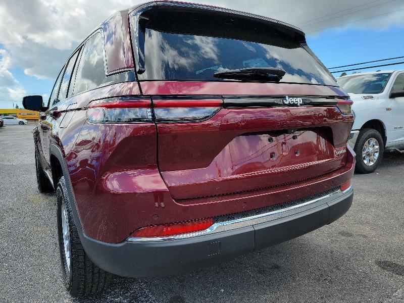 Jeep Grand Cherokee Laredo E 2WD 2022