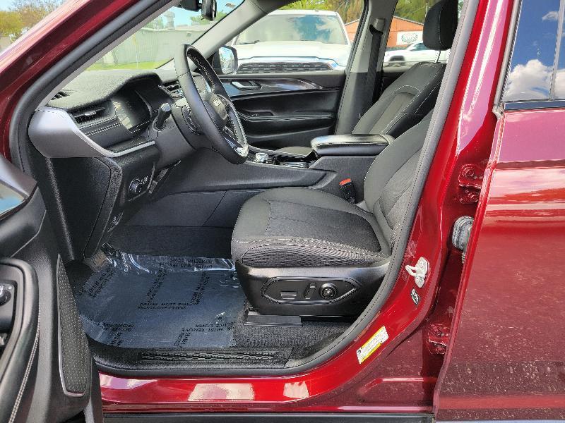 Jeep Grand Cherokee Laredo E 2WD 2022