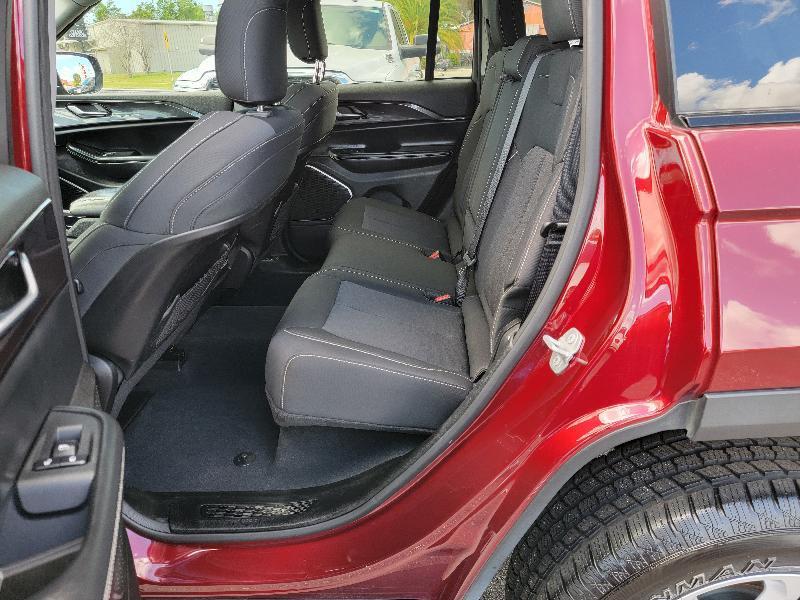 Jeep Grand Cherokee Laredo E 2WD 2022