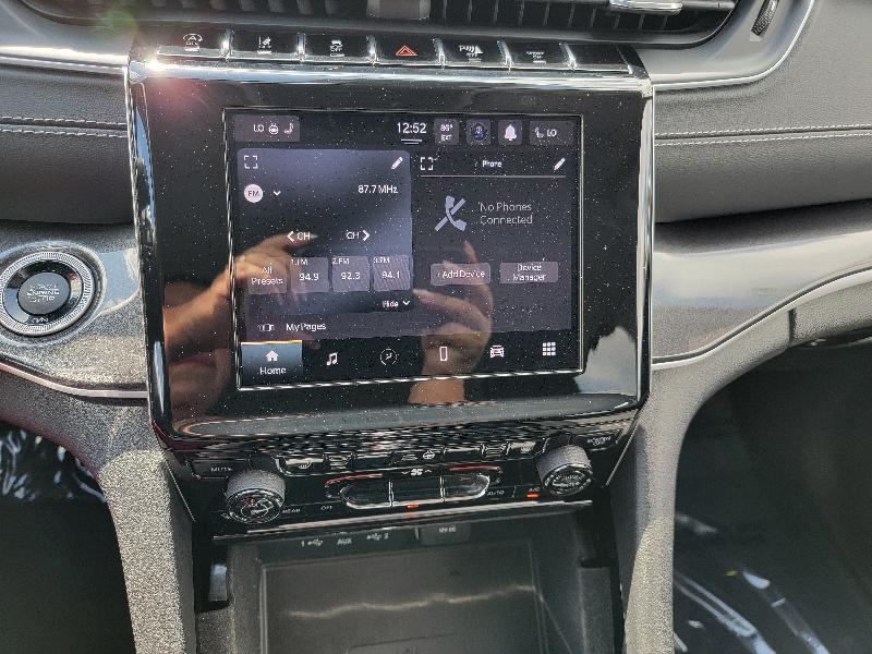 Jeep Grand Cherokee Laredo E 2WD 2022