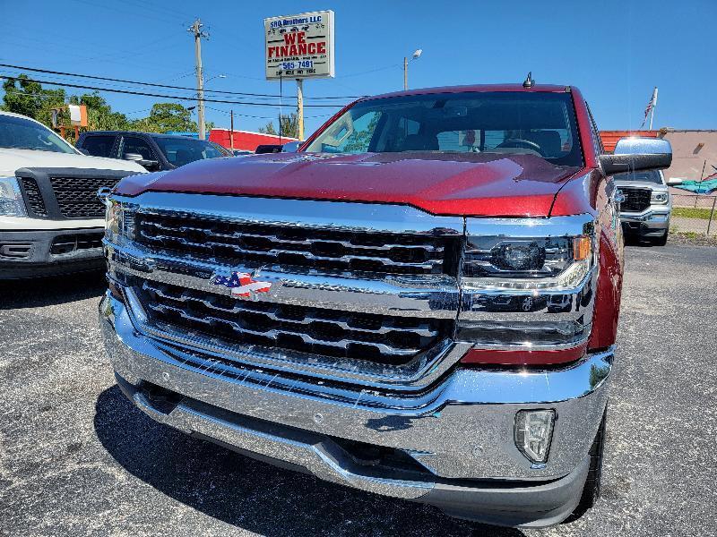 2017 Chevrolet Silverado 1500 4WD Crew Cab 143.5" Custom
