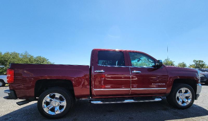 Chevrolet Silverado 1500 4WD Crew Cab 143.5" Custom 2017