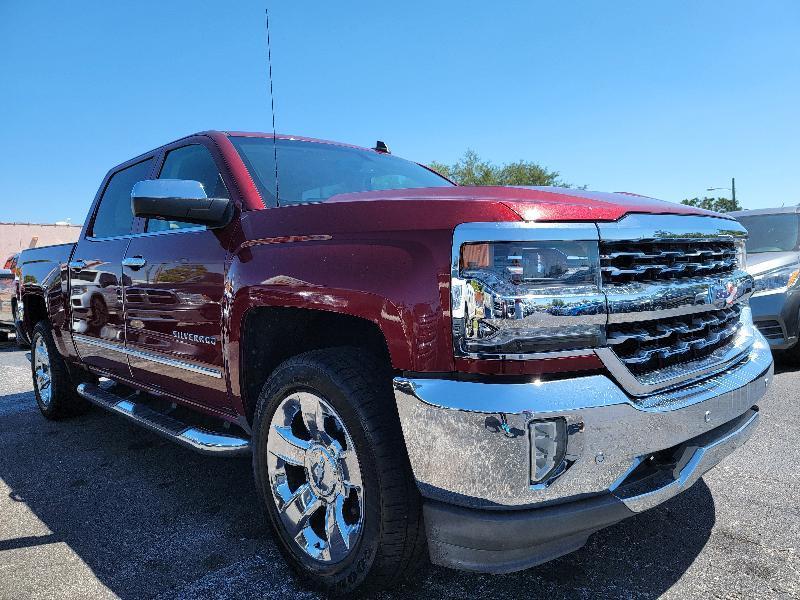 Chevrolet Silverado 1500 4WD Crew Cab 143.5" Custom 2017