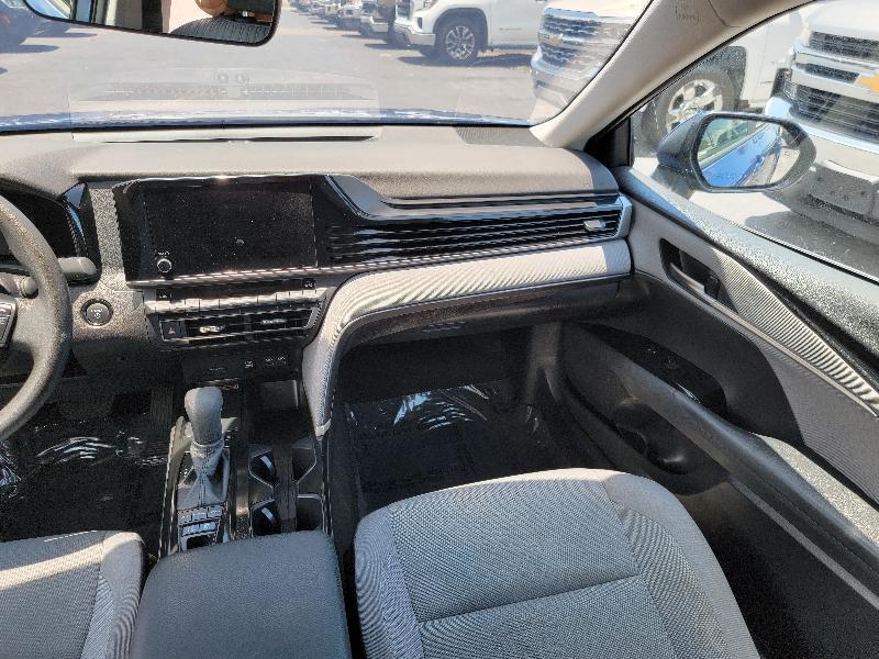 Toyota Camry Hybrid XLE 2025