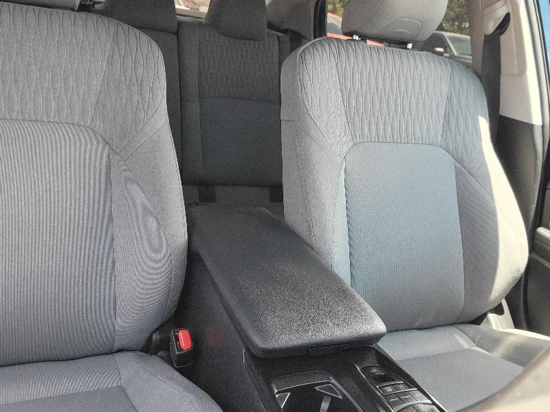 Toyota Camry Hybrid XLE 2025