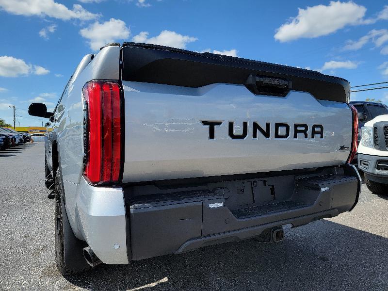 Toyota Tundra  2024
