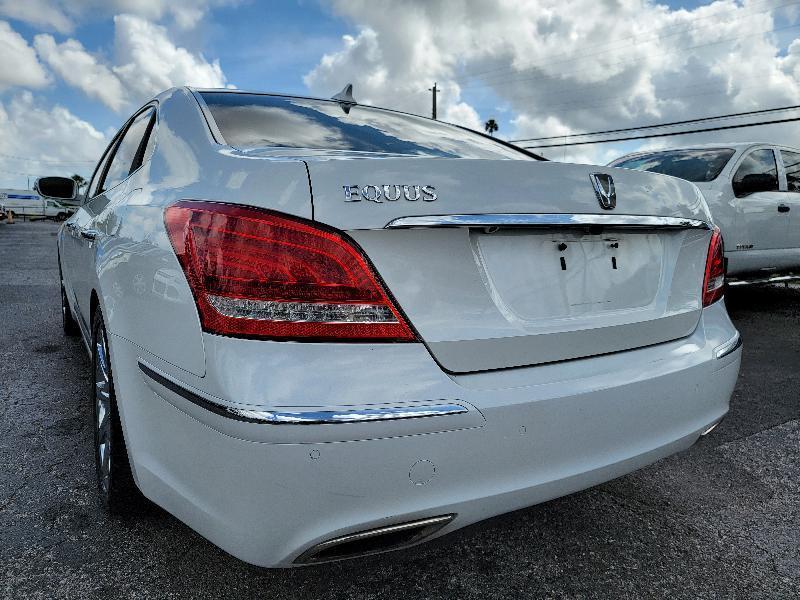 Hyundai Equus Signature 2013