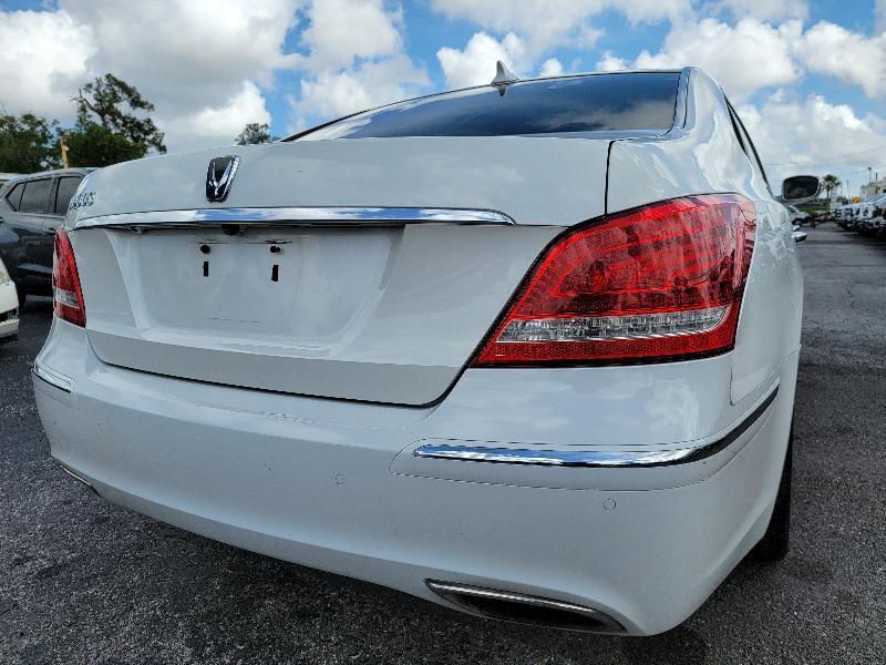 Hyundai Equus Signature 2013
