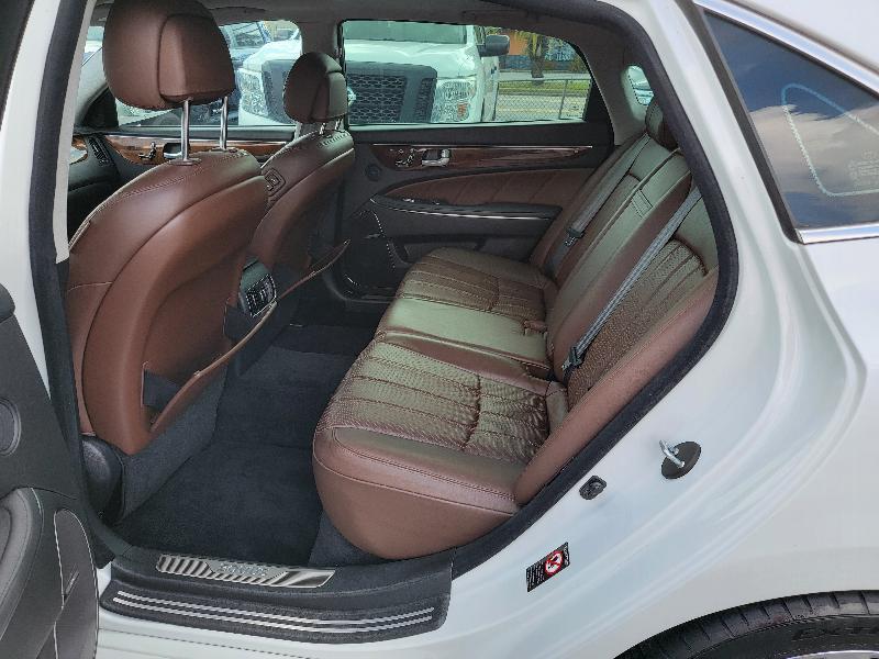 Hyundai Equus Signature 2013