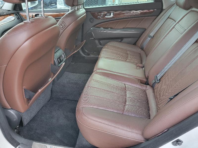 Hyundai Equus Signature 2013