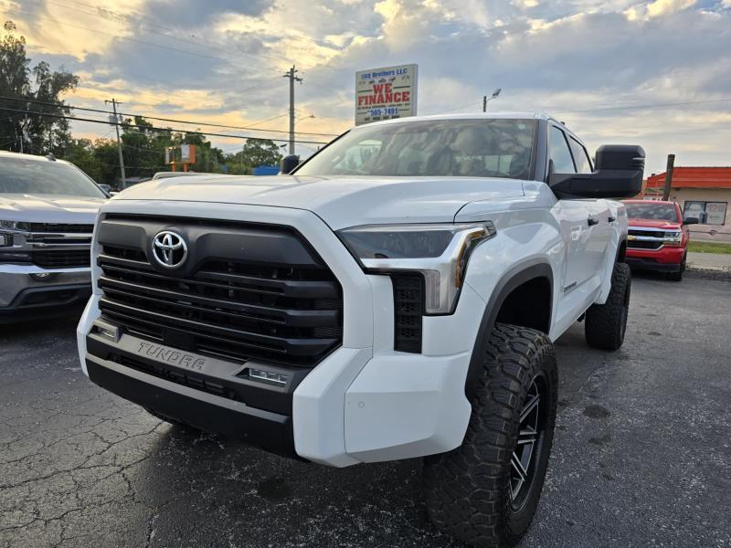 Toyota Tundra SR5 CrewMax 2WD 2025